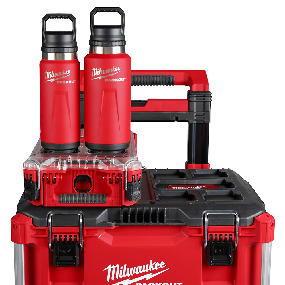 Milwaukee PACKOUT™ 24oz Insulated Bottle with Chug Lid - Red - Image 5