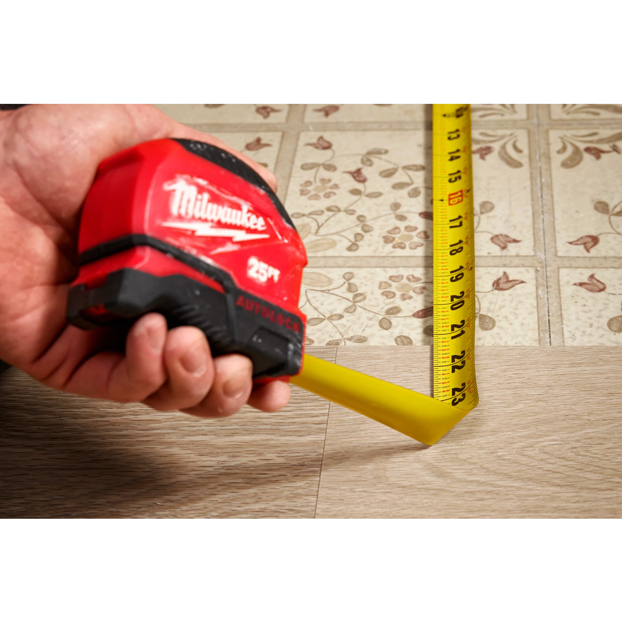 Milwaukee 5m/16ft Auto-Lock Tape Measure - Image 6