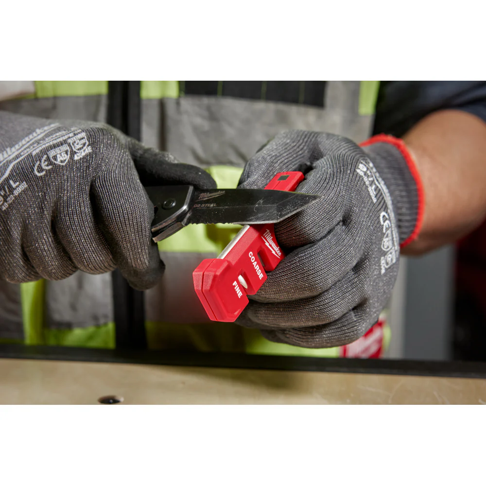 Milwaukee Compact Knife Sharpener - Image 7