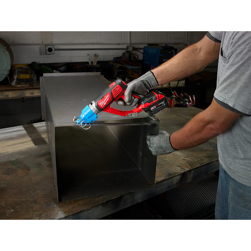 Milwaukee Cordless 14 Gauge Double Cut Shear - Image 4