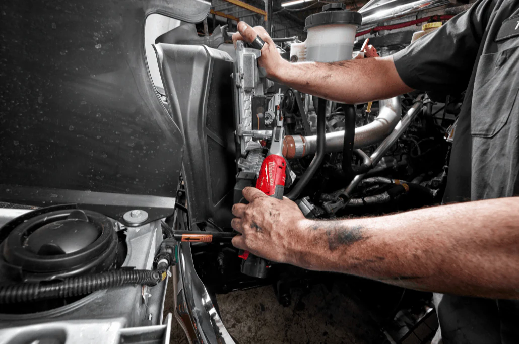 Milwaukee M12 FUEL™ 3/8" High Speed Ratchet Kit, Model 2567-22* - Image 5